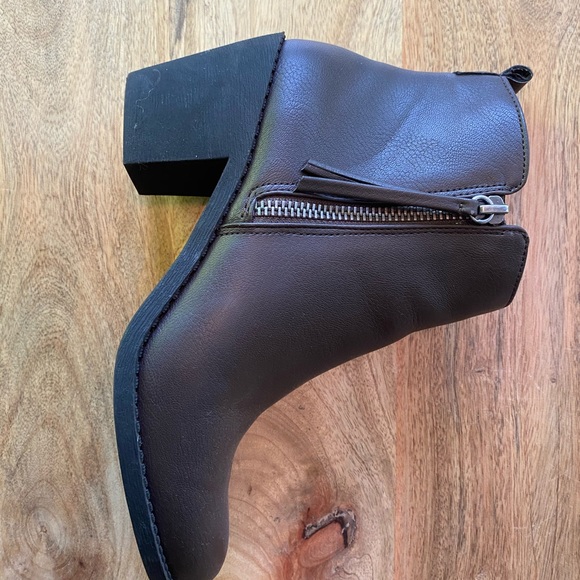 LIKE NEW Brown Booties - Picture 2 of 3